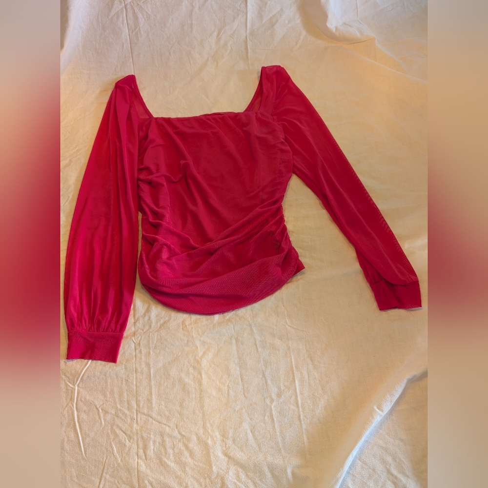 2/30$ Active USA Fuchsia Long Sleeve Top